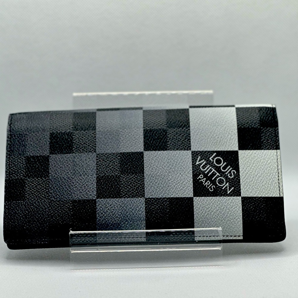 Louis Vuitton Brazza Wallet